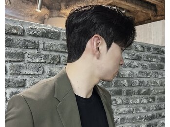 ルアウアオ(LUAU Ao)の写真/【梅田/茶屋町】メンズのトータルプロデュースSALONだから叶うカッコいい眉で印象アップへ/ケア商品取扱◎