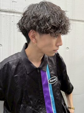 ヒビヲ 天神警固(HIBIO) 波巻きツイストパーマメンズパーマシャドウパーマメンズカット