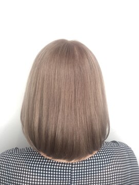 モーション 新宿(motion) ミルクティーベージュボブ