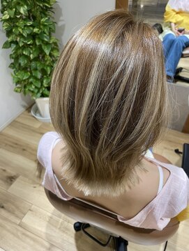 ビエン(bien) ☆バレイヤージュ くびれセミディ☆