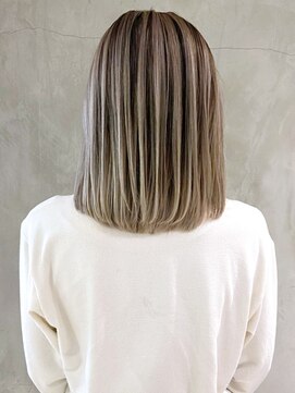 アイティーバイアルバム 藤沢店(IT by ALBUM) バレイヤージュミディ_カーキグレージュマッシュ_ba321572