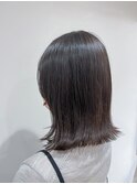 ミディアムレングス　重めボブ　オリーブカラー