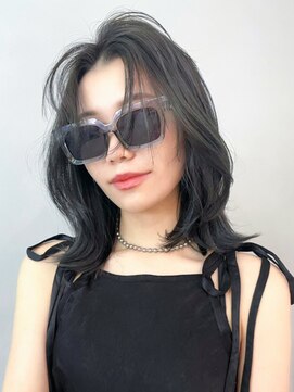 アイティー バイ アルバム 浦和店(IT by ALBUM) レイヤードミディアム_ショコラアッシュヘルシー_ba409361