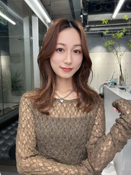 サンバレー(SUNVALLEY) ★くびれレイヤー　小顔　アッシュベージュ