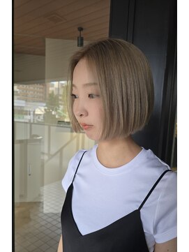 ロンドウェグ(RONND weg) ハイトーンボブスタイル