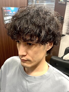 マーズ(MARS) 刈り上げセンターパート/ブルーブラック/サーフカール