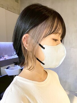 エリマ 武蔵小杉(elima) 武蔵小杉インナーカラーホワイトベージュくびれ外はねボブ20代