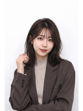 プランツヘアー 20代.30代 くびれミディアム