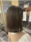 切りっぱなしボブ×マットグレージュハイライト