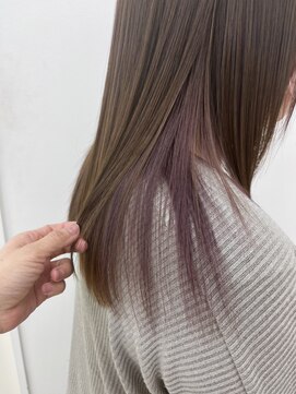 レオ 幸手(Leo) 20代30代40代ストレートインナーカラーピンクアッシュ美肌