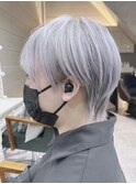シルバーカラーマッシュウルフスリークショート　ブリーチカラー