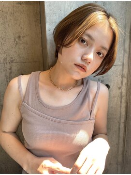 キティン 吉祥寺(kitin) 《kitin吉祥寺》　前下がり　センターパート　ショート