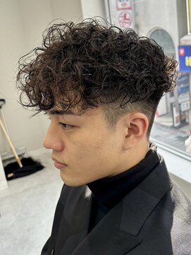 ジーニー 本厚木(Genie) ウルフ/アッシュブラック/カルマパーマ/ベリーショート[本厚木駅