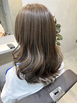 プラスシー(+C)&nbsp;大人のまろやかオリーブグレージュ/福岡白髪ぼかしハイライト