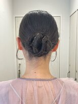ガーデンヨコハマ(GARDEN YOKOHAMA)&nbsp;ヘアアレンジ夏のヘアセット低めシニヨンタイトアレンジ