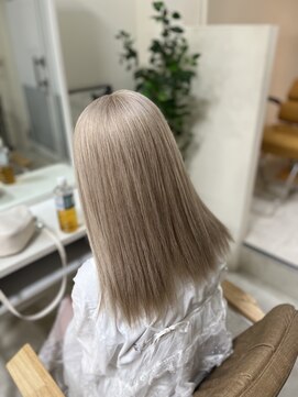 カリーナ(CARINA) シルバーベージュ