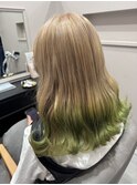 ベージュ×ライトグリーン
