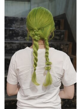 ヒカリス 中崎店(HIKARIS) キミドリ/ハイトーン/大阪梅田/中崎町/ブリーチ/ヘアアレンジ