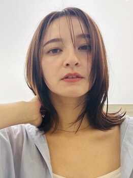 印象を左右する"前髪やおくれ毛"を計算してカット。細部までこだわるレイヤーカットなら[LOREM]で★