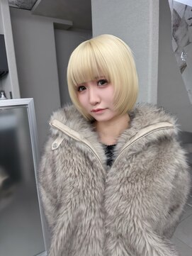 キティー サカエ(kiti SAKAE) ブリーチ/ブロンド/ボブ/ハイトーン