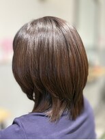 アンジー(Angee) 毛量多めでもまとまるマットアッシュ