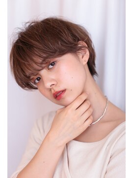 エイミーバイネオリーブ(amy by neolive) 分け目の白髪が気になる方へおすすめ☆【木場】