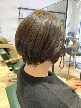 サラ(sarah) ショートボブ/グレージュ