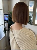 シンプルなスリークボブストレートヘア向け髪型小田急線美容室