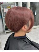 ツーブロックショートカットピンクベージュブリーチカラー