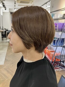 ファイブシーン アオヤマ(5SCENE AOYAMA) ショートボブ前髪なし骨格カットショート襟足大人ショート