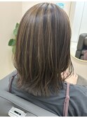 まとめ髪・下ろし髪ツーウェイで楽しめるポイントハイライト