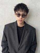 ノイ(noi)&nbsp;センターパートニュアンスパーマ刈り上げツーブロックメンズヘア