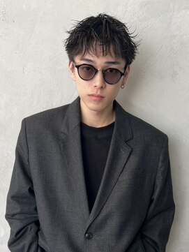 ノイ(noi) センターパートニュアンスパーマ刈り上げツーブロックメンズヘア