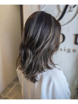 イル(iru) ベージュ系◇コントラストハイライト