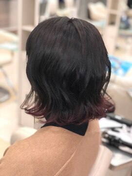 ミーティア バイ クアトロ(Meteor By QUATRO) 【QUATRO戸塚立場】インナー　ゆるふわ外ハネミディ