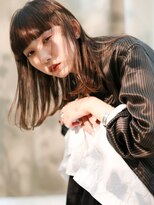 テトヘアー(teto hair)&nbsp;切りっぱなし　ロブ　刈り上げ　ワイドバング  グレージュ