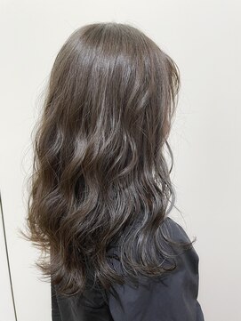 ビューティーマーケット アングゥ イオンモール名取(BEAUTY MARKET ungu) カーキベージュ