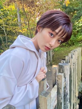 ヘア アンド メイク アートレス(Hair and Make Art less) 耳掛けショート