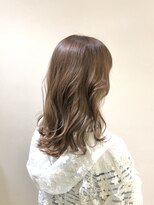 メゾンブラン アヴェダ(Maison Blanc AVEDA) ミルクティーベージュ レイヤーカット ブリーチカラー