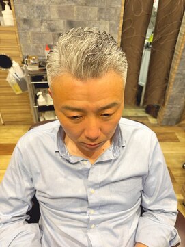 銀座マツナガ 神田店 アイロンパーマフェード短髪ショート七三メンズ