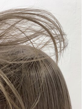 ロマリア(Lomalia) 加工なし!ブリーチなしのミルクティーグレージュ★ 伊藤タケシ