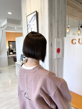 カドル(Cuddle) 前下がりボブ