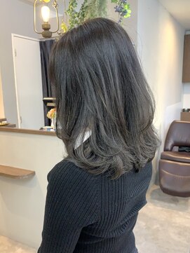 アミヘアーサプライ(AMI Hair Supply) 小顔レイヤー/透明感カラー/グレージュ/オリーブカラー