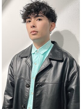 アカ(ACA) 刈り上げ　バーバー　パーマ　センターパート［札幌/大通］