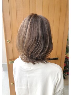 シャメル(Chamel) 外ハネレイヤーボブ透明感グレージュ20代30代40代ウルフ