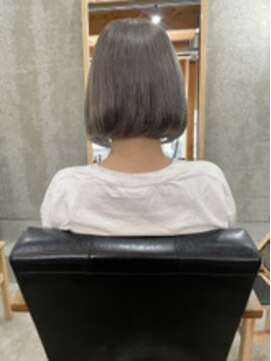 キルム(Qilm) 透明感グレージュ！  hatsumi.