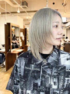 ブリッツ レボ(BLITZ-REVO) 顔周りレイヤー　ホワイトベージュ　ひろ