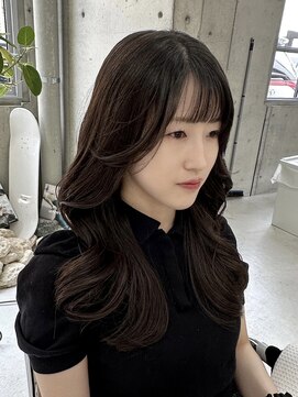 ヒン(HIN) くびれ巻きレイヤーカット