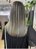 グラデーションに近い！馴染むバレイヤージュ_white ash_