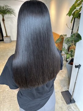 メリー オオサカ(Merly Osaka) 真っ黒じゃない！透け感ブラックアッシュ